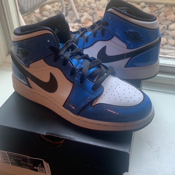 Air Jordan 1 mids - Picture 3 of 4